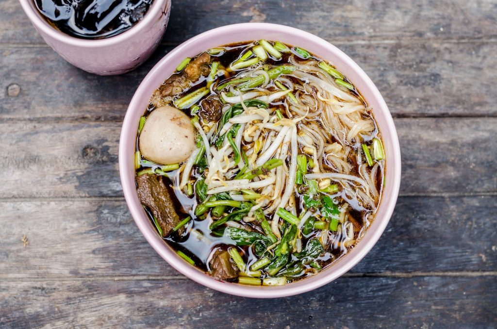 Taking pictures when it's cloudy casts a soft and beautiful light on your dishes restaurant photography tips